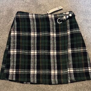 Francesca's Collections Green Plaid Mini Skirt